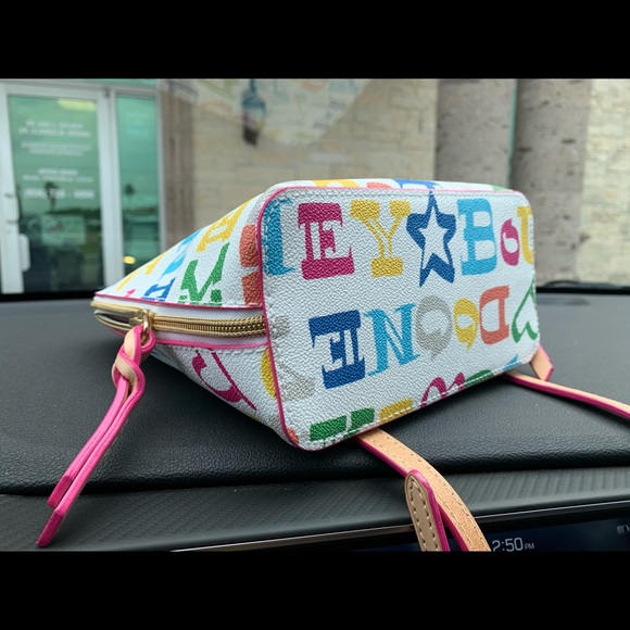 Dooney & Bourke - Picture 4 of 8